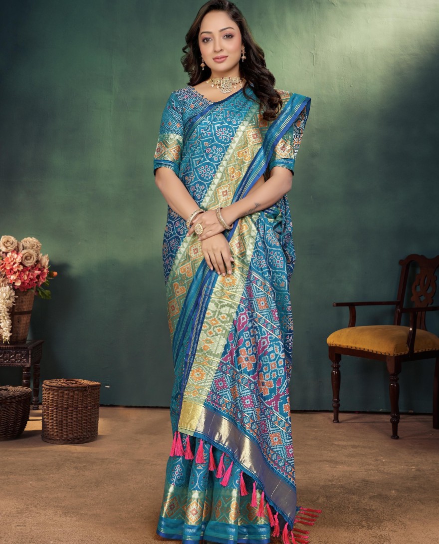 Couple Combo Set - Trending Jacquard Couple Combo Set Mens Kurta Pajama with Silk Koti Womens Saree for Wedding Wear