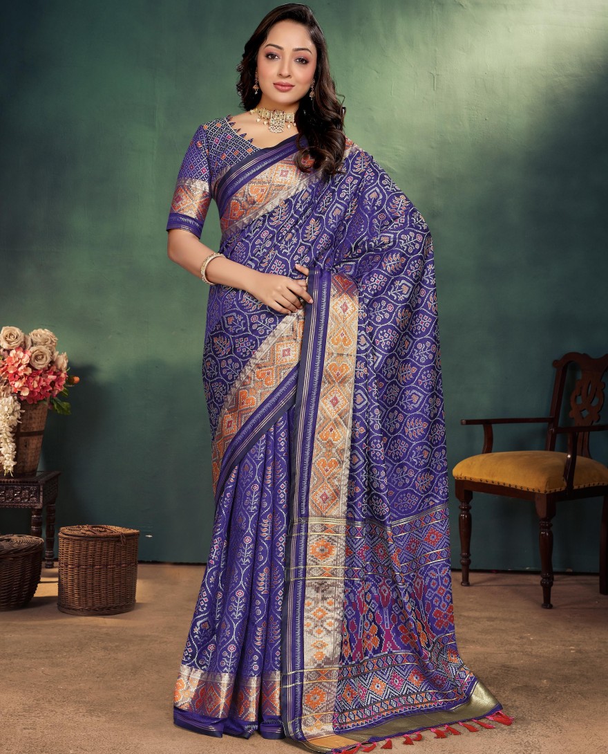  Couple Combo - Men and Women Couple Combo of Saree Kurta and Jacket in Blue Weaving Work