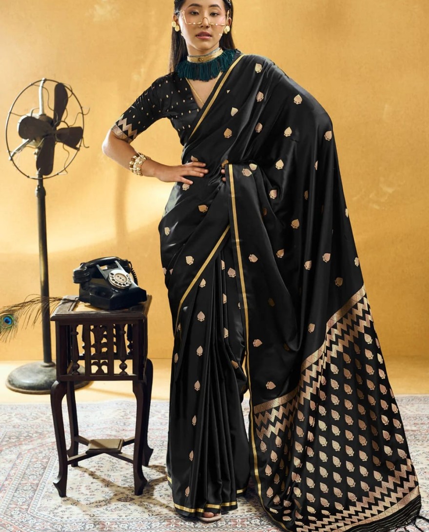 BLACK - Appealing Black Handloom Silk Contemporary Sari