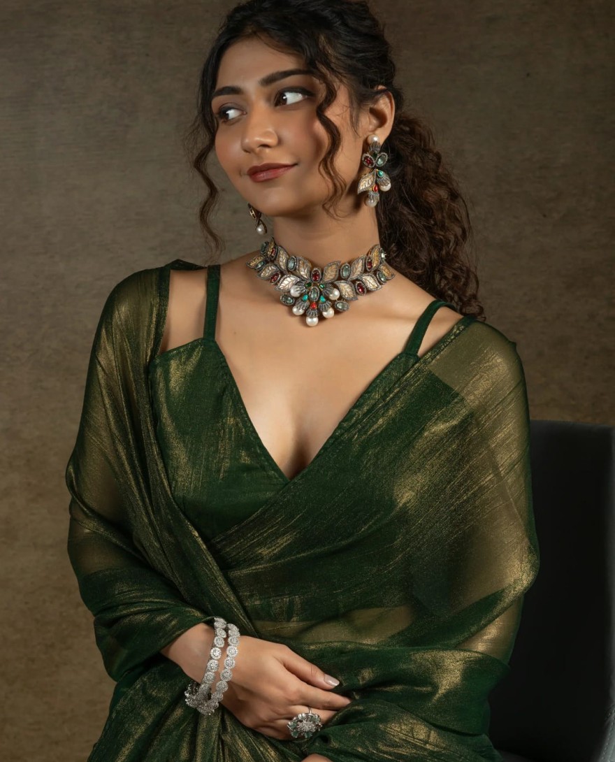 1green - Tantalizing Green Chiffon Pre-Stitched Bollywood Saree With Blouse