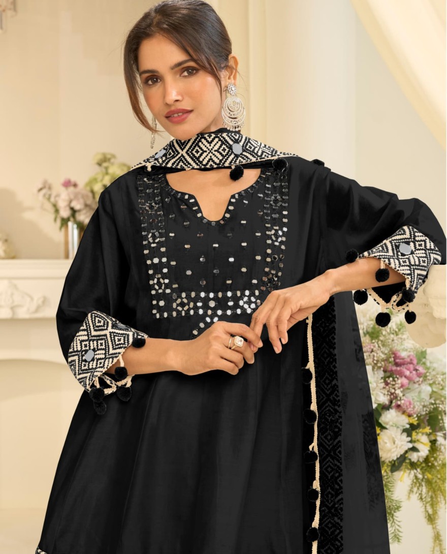 BLACK - Black Mirror Embroidery Pant Style Suit