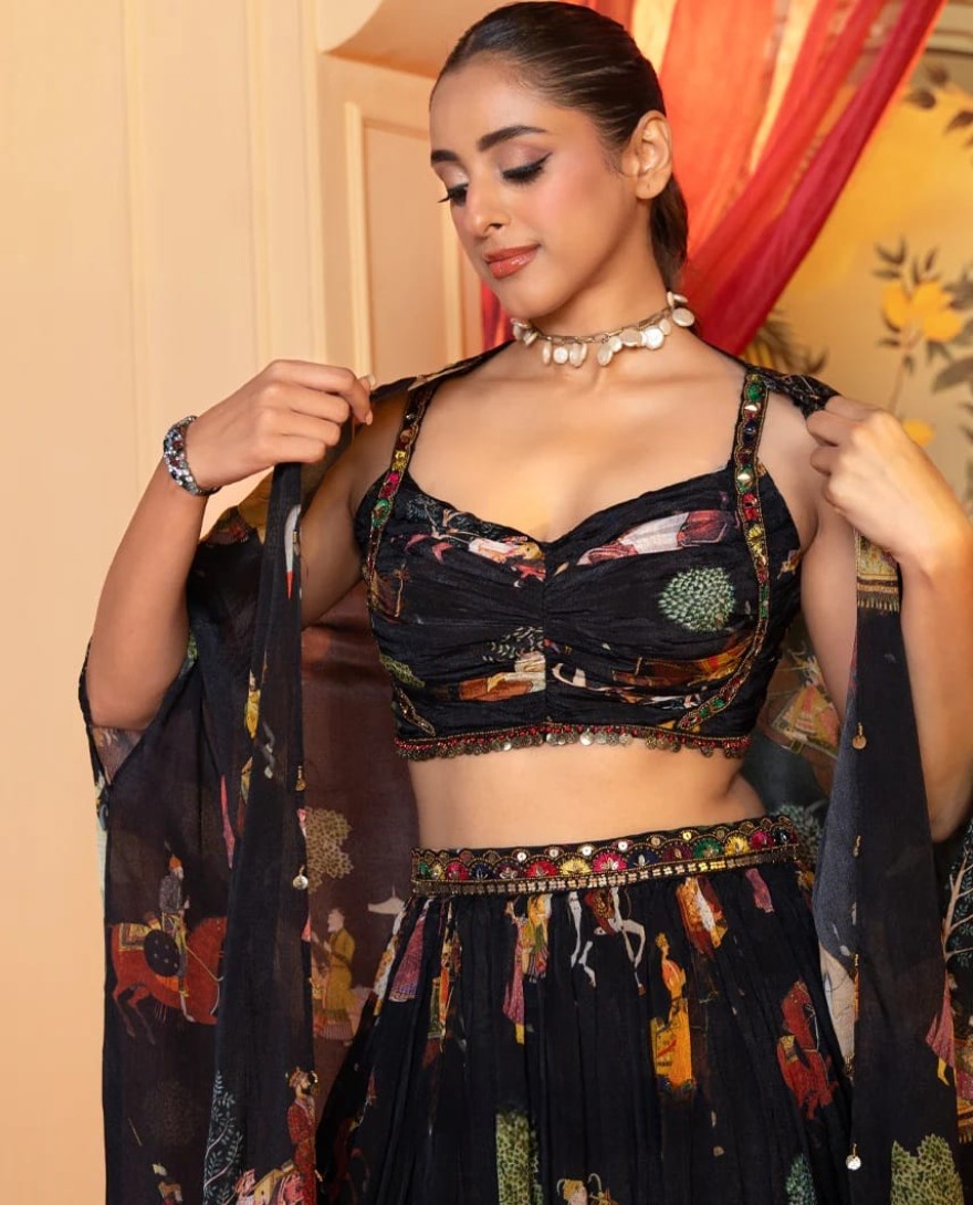 BLACK - Dark Drama-Skirt Set